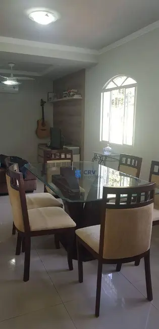 Foto 2 de Casa com 3 quartos à venda, 300m2 em Santa Mônica, Londrina - PR