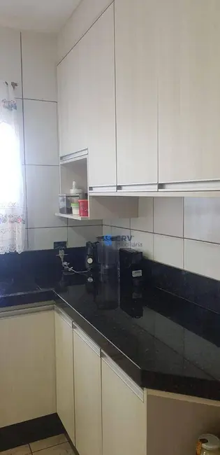 Casa com 3 quartos à venda, 300m2 em Santa Mônica, Londrina - PR - imagem 6 Foto 6 de Casa com 3 quartos à venda, 300m2 em Santa Mônica, Londrina - PR