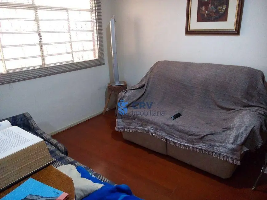 Casa com 3 quartos à venda, 350m2 em Aeroporto, Londrina - PR - imagem 4 Foto 4 de Casa com 3 quartos à venda, 350m2 em Aeroporto, Londrina - PR