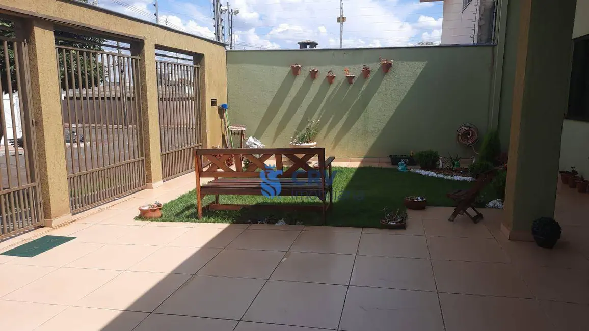 Casa com 4 quartos à venda, 250m2 em Jardim Santa Alice, Londrina - PR - imagem 7 Foto 7 de Casa com 4 quartos à venda, 250m2 em Jardim Santa Alice, Londrina - PR