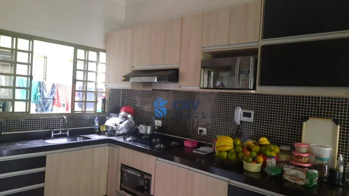 Casa com 4 quartos à venda, 250m2 em Jardim Santa Alice, Londrina - PR - imagem 2 Foto 2 de Casa com 4 quartos à venda, 250m2 em Jardim Santa Alice, Londrina - PR