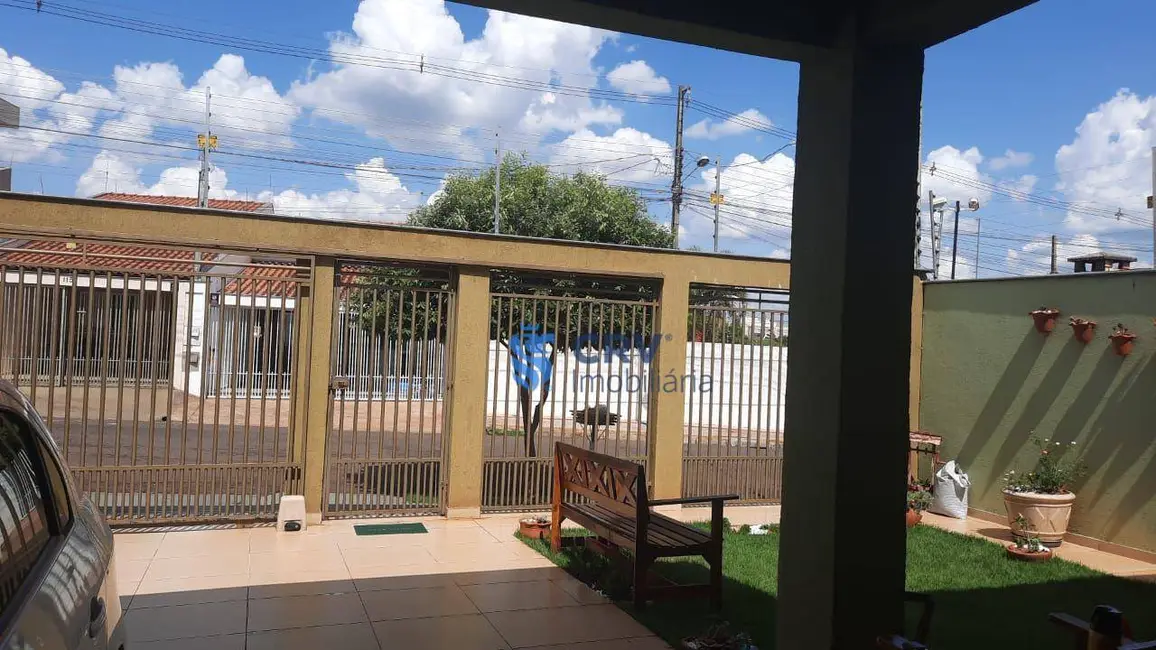 Casa com 4 quartos à venda, 250m2 em Jardim Santa Alice, Londrina - PR - imagem 6 Foto 6 de Casa com 4 quartos à venda, 250m2 em Jardim Santa Alice, Londrina - PR