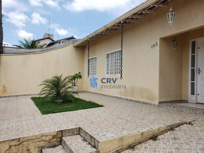 Casa com 4 quartos à venda, 336m2 em Conjunto Habitacional José Garcia Molina, Londrina - PR - imagem 3 Foto 3 de Casa com 4 quartos à venda, 336m2 em Conjunto Habitacional José Garcia Molina, Londrina - PR