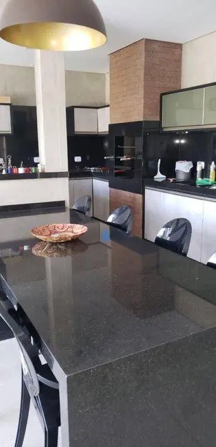 Casa com 5 quartos à venda, 750m2 em Andrade, Londrina - PR - imagem 5 Foto 5 de Casa com 5 quartos à venda, 750m2 em Andrade, Londrina - PR