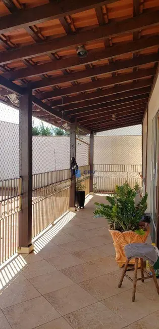 Casa com 5 quartos à venda, 750m2 em Andrade, Londrina - PR - imagem 9 Foto 9 de Casa com 5 quartos à venda, 750m2 em Andrade, Londrina - PR