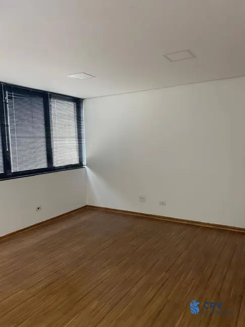 Sala Comercial à venda e para alugar, 50m2 em Centro, Londrina - PR - imagem 3 Foto 3 de Sala Comercial à venda e para alugar, 50m2 em Centro, Londrina - PR