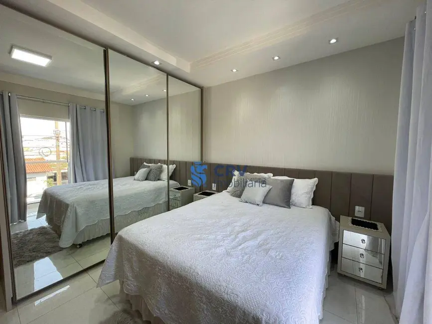 Sobrado com 3 quartos à venda, 213m2 em Andes, Londrina - PR - imagem 6 Foto 6 de Sobrado com 3 quartos à venda, 213m2 em Andes, Londrina - PR