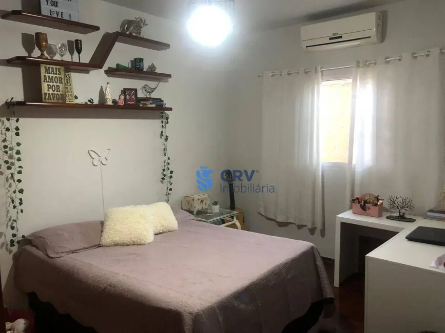 Casa com 4 quartos à venda, 300m2 em Leonor, Londrina - PR - imagem 5 Foto 5 de Casa com 4 quartos à venda, 300m2 em Leonor, Londrina - PR