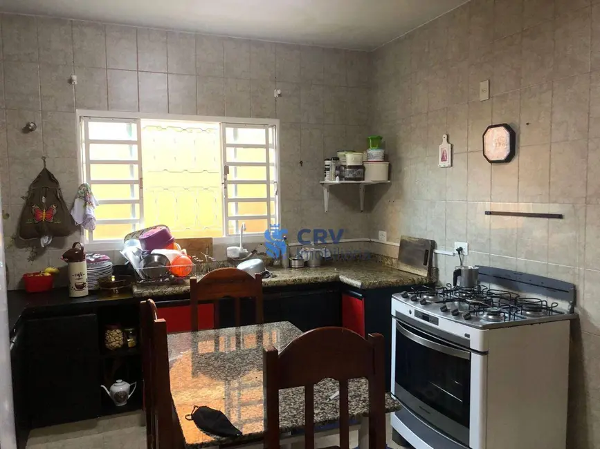 Casa com 4 quartos à venda, 300m2 em Leonor, Londrina - PR - imagem 6 Foto 6 de Casa com 4 quartos à venda, 300m2 em Leonor, Londrina - PR