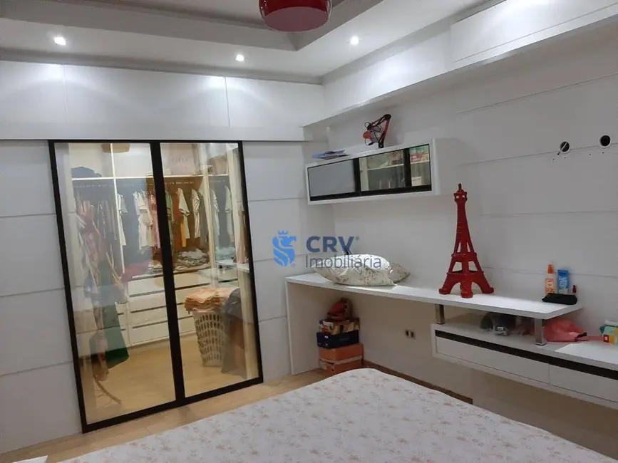 Sobrado com 4 quartos à venda, 250m2 em Jardim Planalto, Londrina - PR - imagem 5 Foto 5 de Sobrado com 4 quartos à venda, 250m2 em Jardim Planalto, Londrina - PR