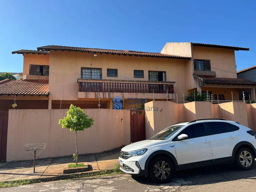 Casa com 6 quartos à venda e para alugar, 590m2 em Lima Azevedo, Londrina - PR - imagem 3 Foto 3 de Casa com 6 quartos à venda e para alugar, 590m2 em Lima Azevedo, Londrina - PR