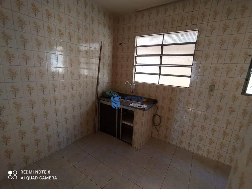 Apartamento com 3 quartos para alugar, 56m2 em Jardim Agari, Londrina - PR - imagem 9 Foto 9 de Apartamento com 3 quartos para alugar, 56m2 em Jardim Agari, Londrina - PR