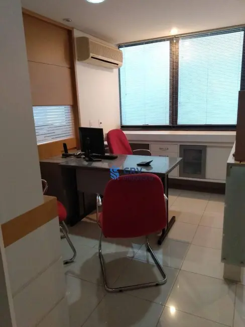 Sala Comercial à venda e para alugar, 139m2 em Centro, Londrina - PR - imagem 6 Foto 6 de Sala Comercial à venda e para alugar, 139m2 em Centro, Londrina - PR