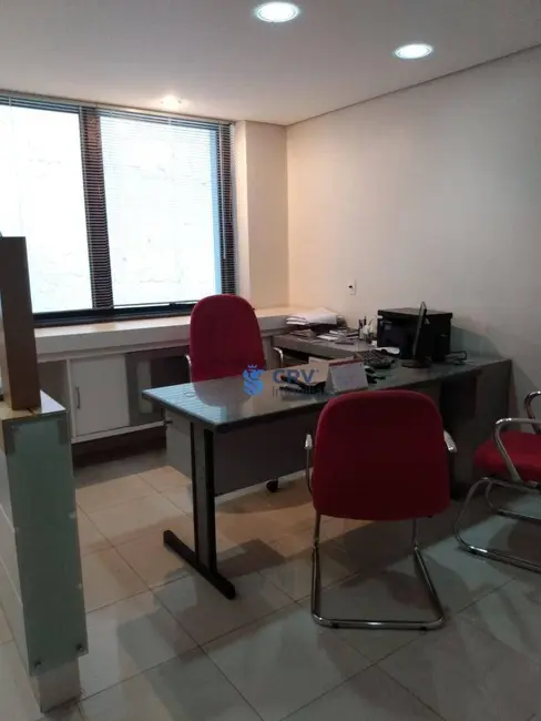 Sala Comercial à venda e para alugar, 139m2 em Centro, Londrina - PR - imagem 5 Foto 5 de Sala Comercial à venda e para alugar, 139m2 em Centro, Londrina - PR