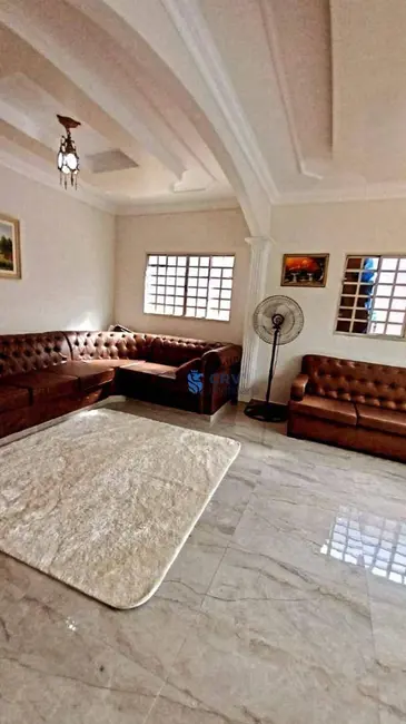 Casa com 3 quartos à venda, 268m2 em Jardim Vale Azul, Londrina - PR - imagem 7 Foto 7 de Casa com 3 quartos à venda, 268m2 em Jardim Vale Azul, Londrina - PR