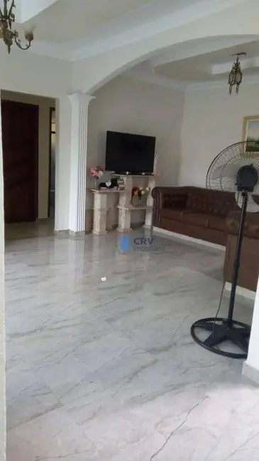 Casa com 3 quartos à venda, 268m2 em Jardim Vale Azul, Londrina - PR - imagem 5 Foto 5 de Casa com 3 quartos à venda, 268m2 em Jardim Vale Azul, Londrina - PR
