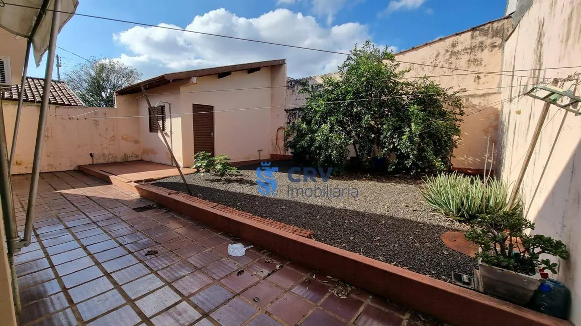 Foto 3 de Casa com 3 quartos à venda, 387m2 em Califórnia, Londrina - PR