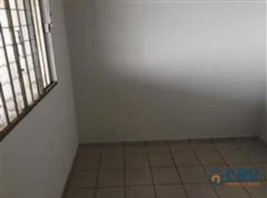 Sobrado com 4 quartos à venda, 306m2 em Pinheiros, Londrina - PR - imagem 8 Foto 8 de Sobrado com 4 quartos à venda, 306m2 em Pinheiros, Londrina - PR