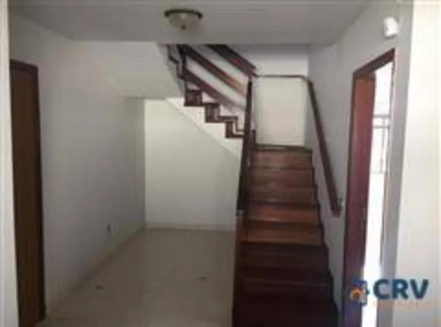 Sobrado com 4 quartos à venda, 306m2 em Pinheiros, Londrina - PR - imagem 7 Foto 7 de Sobrado com 4 quartos à venda, 306m2 em Pinheiros, Londrina - PR