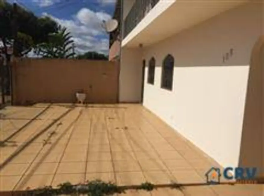 Sobrado com 4 quartos à venda, 306m2 em Pinheiros, Londrina - PR - imagem 3 Foto 3 de Sobrado com 4 quartos à venda, 306m2 em Pinheiros, Londrina - PR