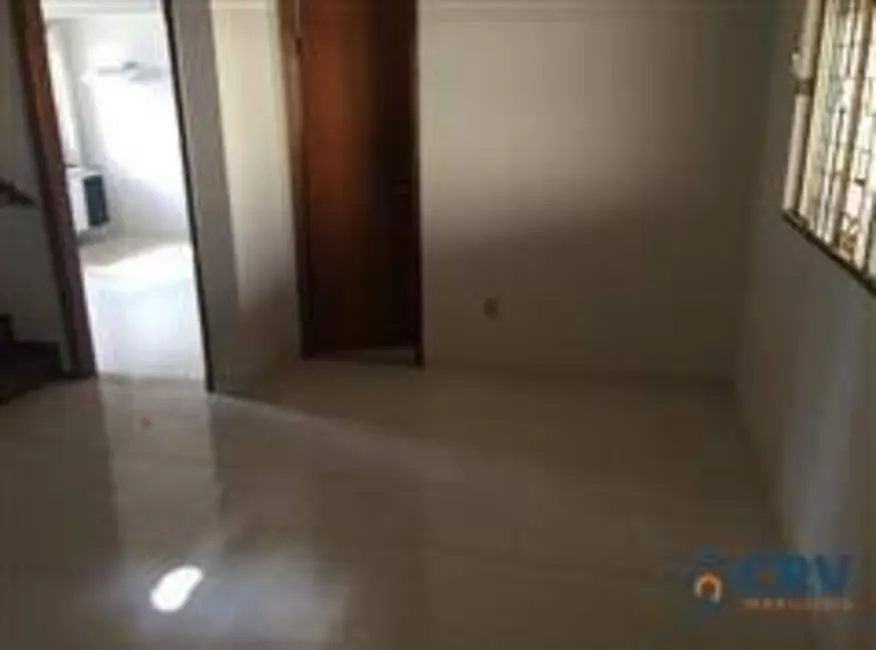 Sobrado com 4 quartos à venda, 306m2 em Pinheiros, Londrina - PR - imagem 6 Foto 6 de Sobrado com 4 quartos à venda, 306m2 em Pinheiros, Londrina - PR