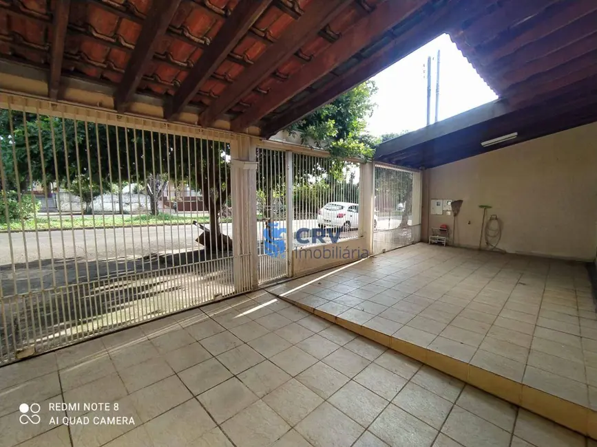 Foto 2 de Casa com 3 quartos para alugar, 246m2 em Shangri-lá, Londrina - PR