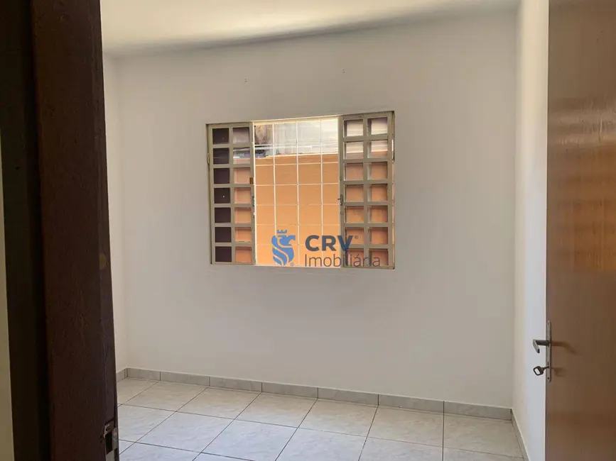 Casa com 5 quartos à venda, 250m2 em Londrina - PR - imagem 9 Foto 9 de Casa com 5 quartos à venda, 250m2 em Londrina - PR