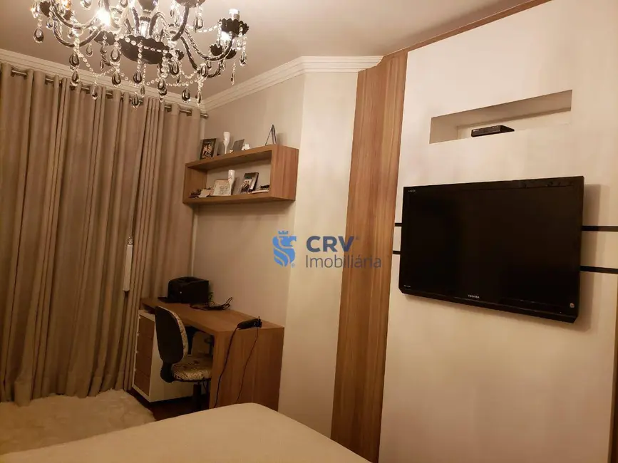 Foto 9 de Sobrado com 3 quartos à venda, 300m2 em Operária, Londrina - PR