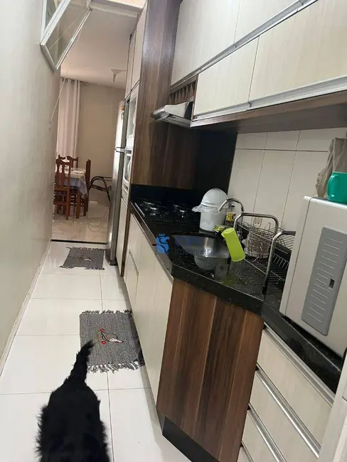 Casa com 3 quartos à venda, 200m2 em Jacomo Violin, Londrina - PR - imagem 6 Foto 6 de Casa com 3 quartos à venda, 200m2 em Jacomo Violin, Londrina - PR