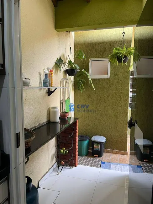 Casa com 3 quartos à venda, 200m2 em Jacomo Violin, Londrina - PR - imagem 4 Foto 4 de Casa com 3 quartos à venda, 200m2 em Jacomo Violin, Londrina - PR