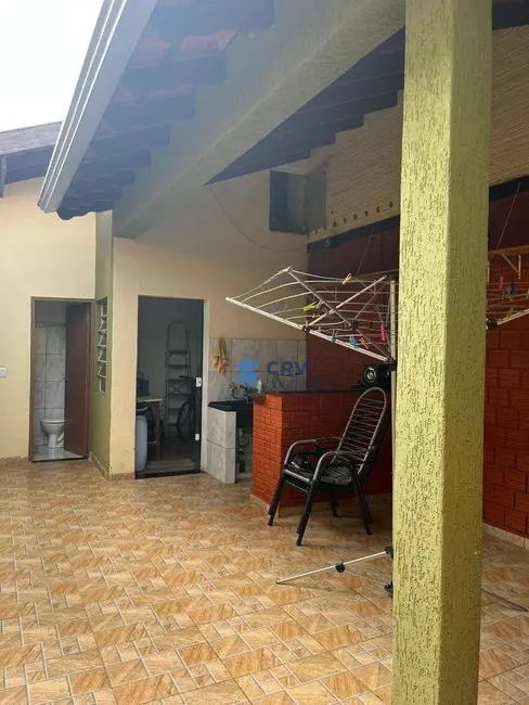 Casa com 3 quartos à venda, 200m2 em Jacomo Violin, Londrina - PR - imagem 7 Foto 7 de Casa com 3 quartos à venda, 200m2 em Jacomo Violin, Londrina - PR