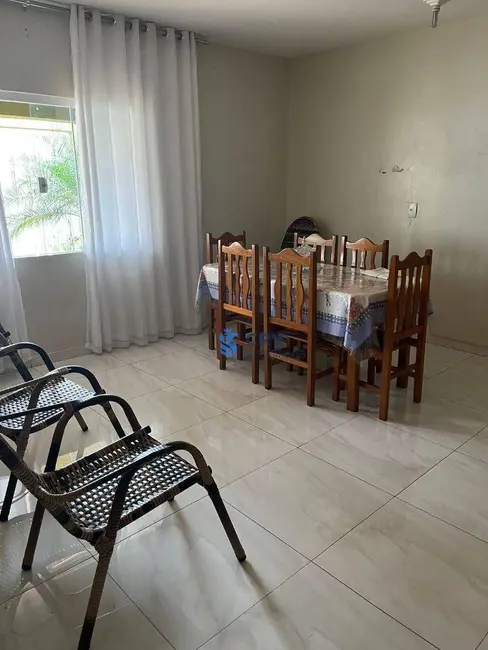 Casa com 3 quartos à venda, 200m2 em Jacomo Violin, Londrina - PR - imagem 3 Foto 3 de Casa com 3 quartos à venda, 200m2 em Jacomo Violin, Londrina - PR
