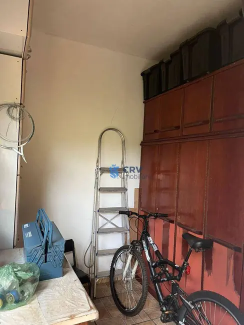 Casa com 3 quartos à venda, 200m2 em Jacomo Violin, Londrina - PR - imagem 5 Foto 5 de Casa com 3 quartos à venda, 200m2 em Jacomo Violin, Londrina - PR