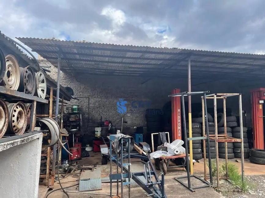Armazém / Galpão à venda, 783m2 em Centro, Londrina - PR - imagem 5 Foto 5 de Armazém / Galpão à venda, 783m2 em Centro, Londrina - PR