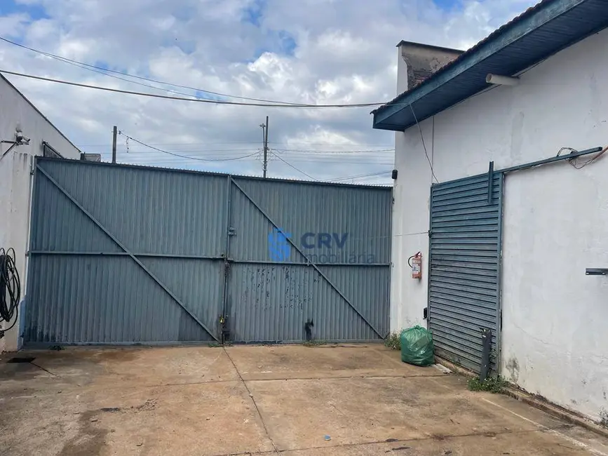 Armazém / Galpão à venda, 783m2 em Centro, Londrina - PR - imagem 3 Foto 3 de Armazém / Galpão à venda, 783m2 em Centro, Londrina - PR