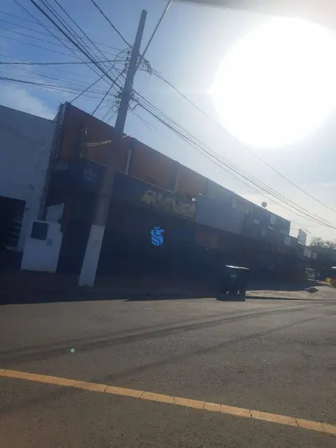 Sala Comercial para alugar, 730m2 em Aquilles Sthengel, Londrina - PR - imagem 3 Foto 3 de Sala Comercial para alugar, 730m2 em Aquilles Sthengel, Londrina - PR