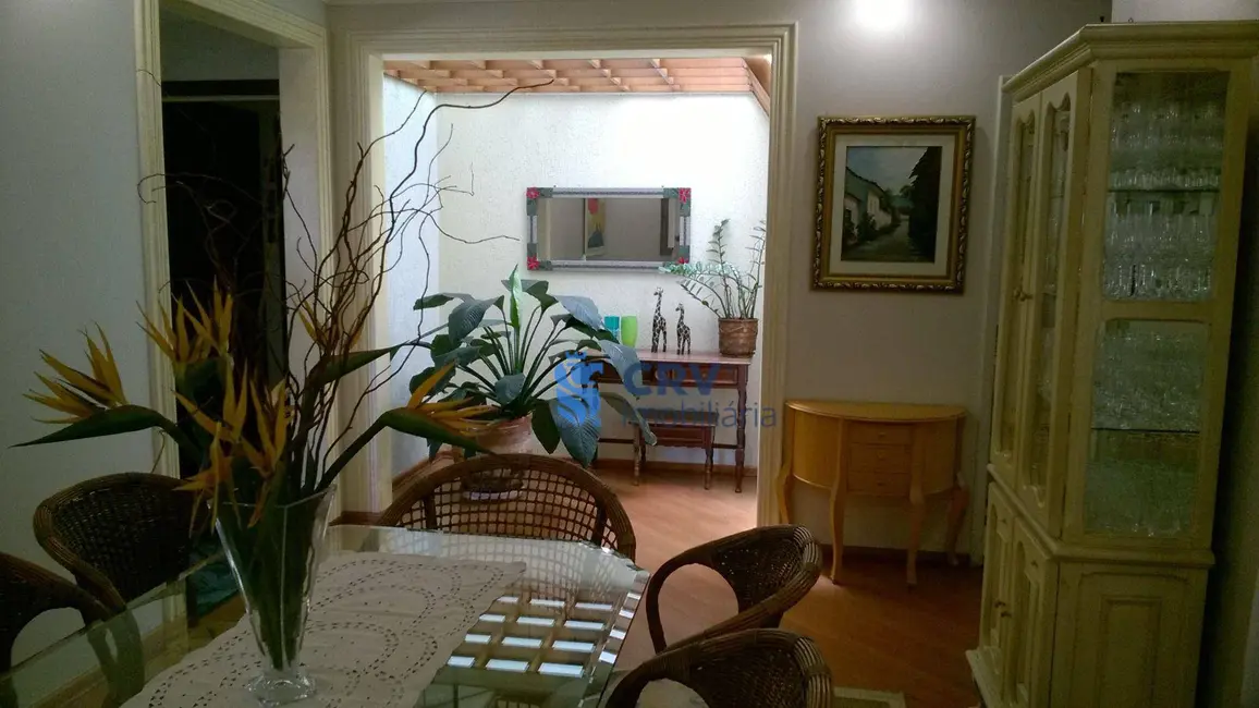 Casa com 4 quartos à venda, 490m2 em Dom Ático, Londrina - PR - imagem 8 Foto 8 de Casa com 4 quartos à venda, 490m2 em Dom Ático, Londrina - PR