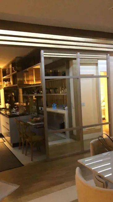 Apartamento com 3 quartos à venda, 213m2 em Londrina - PR - imagem 7 Foto 7 de Apartamento com 3 quartos à venda, 213m2 em Londrina - PR