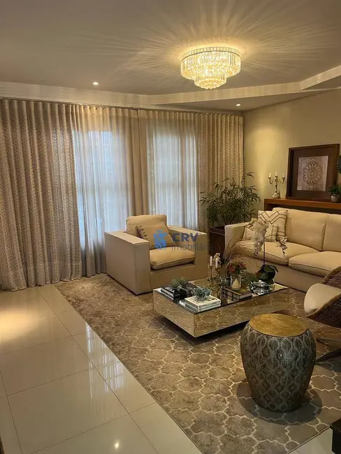 Sobrado com 3 quartos à venda, 442m2 em Parque Jamaica, Londrina - PR - imagem 3 Foto 3 de Sobrado com 3 quartos à venda, 442m2 em Parque Jamaica, Londrina - PR