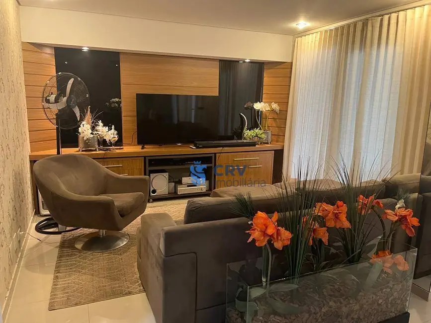 Sobrado com 3 quartos à venda, 442m2 em Parque Jamaica, Londrina - PR - imagem 6 Foto 6 de Sobrado com 3 quartos à venda, 442m2 em Parque Jamaica, Londrina - PR