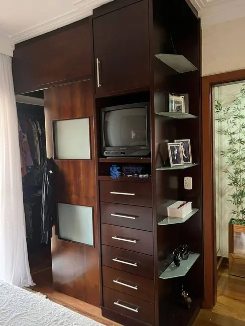 Apartamento com 3 quartos à venda, 188m2 em Centro, Londrina - PR - imagem 6 Foto 6 de Apartamento com 3 quartos à venda, 188m2 em Centro, Londrina - PR