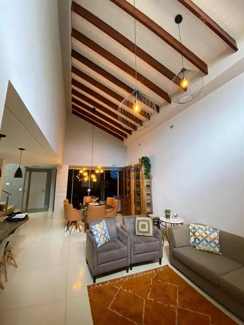 Foto 6 de Sobrado com 3 quartos à venda, 360m2 em Operária, Londrina - PR