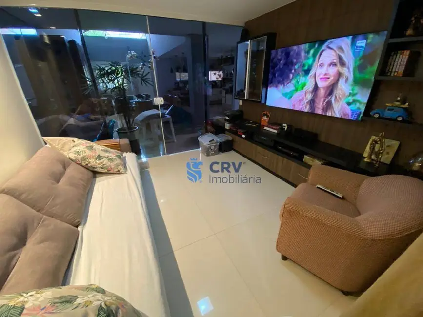 Foto 3 de Sobrado com 3 quartos à venda, 360m2 em Operária, Londrina - PR