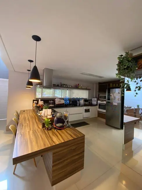 Foto 8 de Sobrado com 3 quartos à venda, 360m2 em Operária, Londrina - PR