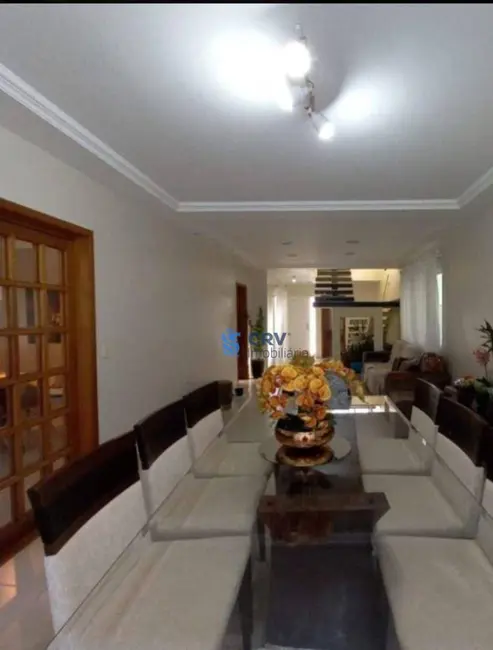 Sobrado com 5 quartos à venda, 317m2 em Operária, Londrina - PR - imagem 3 Foto 3 de Sobrado com 5 quartos à venda, 317m2 em Operária, Londrina - PR