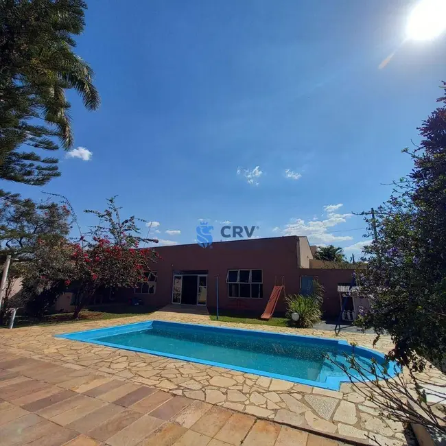 Chácara com 1 quarto à venda, 900m2 em Jardim Vale Verde, Londrina - PR - imagem 4 Foto 4 de Chácara com 1 quarto à venda, 900m2 em Jardim Vale Verde, Londrina - PR