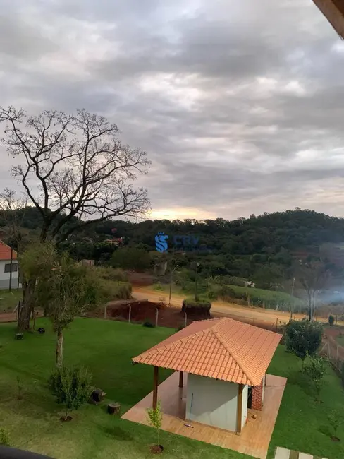 Chácara com 1 quarto à venda, 1200m2 em Londrina - PR - imagem 7 Foto 7 de Chácara com 1 quarto à venda, 1200m2 em Londrina - PR