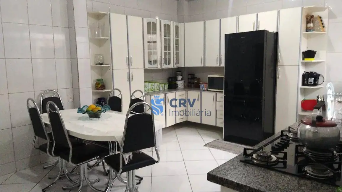 Foto 2 de Casa com 3 quartos à venda, 190m2 em Bandeirantes, Londrina - PR