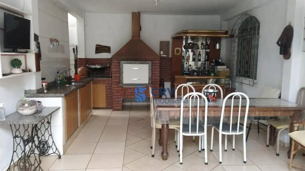 Casa com 3 quartos à venda, 190m2 em Bandeirantes, Londrina - PR - imagem 9 Foto 9 de Casa com 3 quartos à venda, 190m2 em Bandeirantes, Londrina - PR