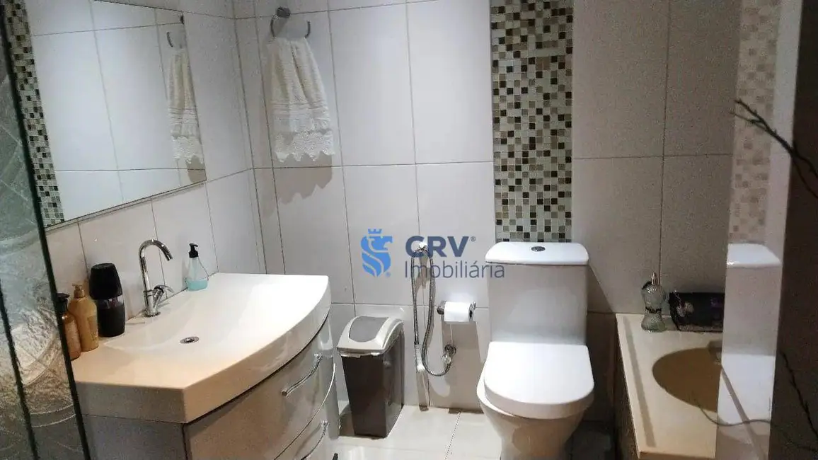 Casa com 3 quartos à venda, 190m2 em Bandeirantes, Londrina - PR - imagem 5 Foto 5 de Casa com 3 quartos à venda, 190m2 em Bandeirantes, Londrina - PR